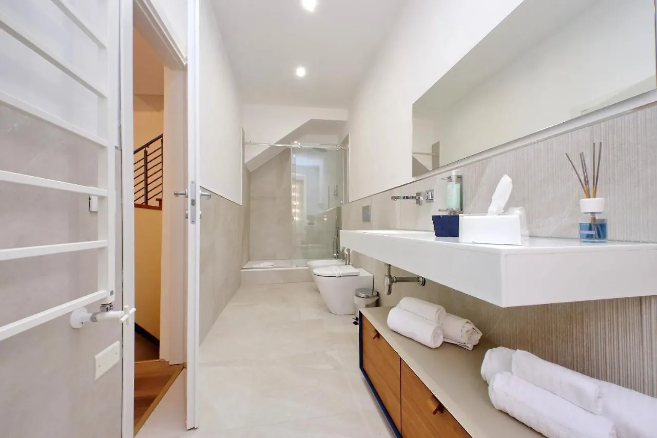 Trevi Rome Suite 3*,  איטליה